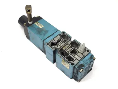 Used MAC Valves PR63D-13BA-9 Parts (Hydraulics and Pneumatics) Michigan US | Maverick Industrial Sales #1395936