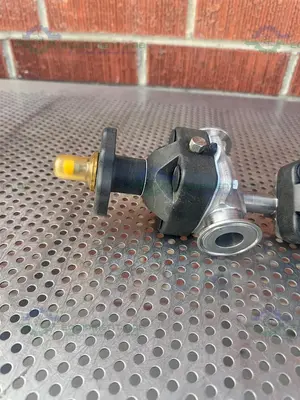 USED 2- ITT PURE FLO RA25MAX DIAPHRAGM VALVE W/ 1" TO 3/4" SANITARY FITTING
