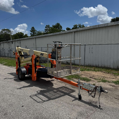 USED 2017 JLG T350