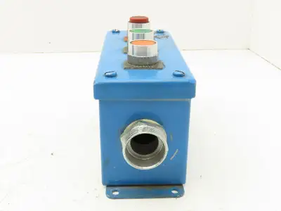 Hoffman E-3PBGX 3 Pushbutton Operator Control Station 7" Enclosure w/E-Stop