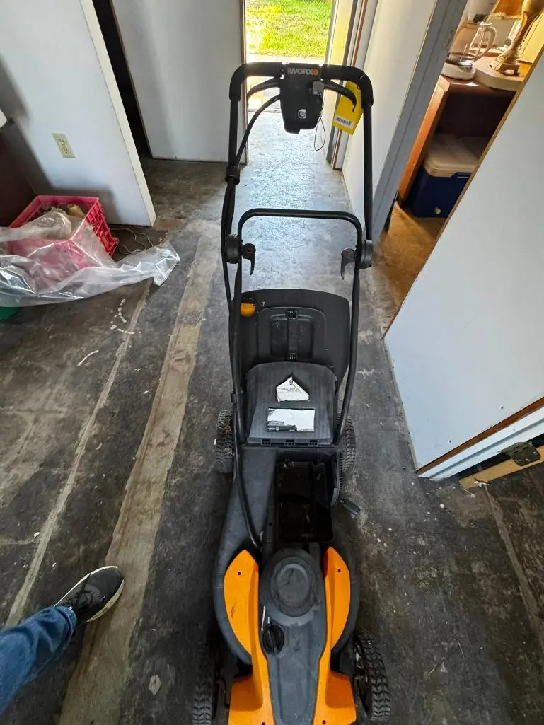 Used _UNKNOWN_ _UNKNOWN_ Mowers Ohio US | Myron Bowling Auctioneers Inc #1518779