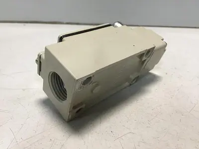 USED YAMATAKE LJA10-11A21N-003