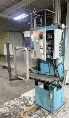 USED 2005 MULTIPRESS MULTIPRESS M5P-8 PRESS
