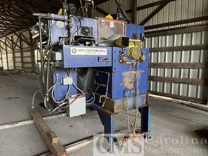 Used NEW VENTURE MFG GANG RIP SAW WITH MOVING BLADES Rip Saws PY | CAROLINA MACHINERY SALES #420891