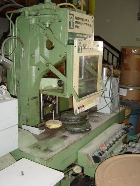 Used 1983 NEWBURY V4-30ARS Injection Molding Machines Vermont US | Two Spade Machinery LLC #507350