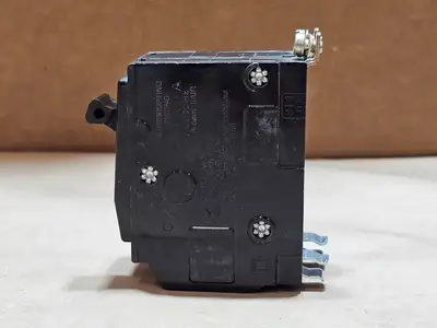 Used SQUARE D QOB250 Switchgears British Columbia CA | Lenmark #1438474