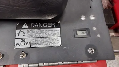 2015 FACTORY CAT 40-C FLOOR SCRUBBERS | Platinum Group (10)