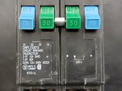 USED CUTLER-HAMMER DNPL153015