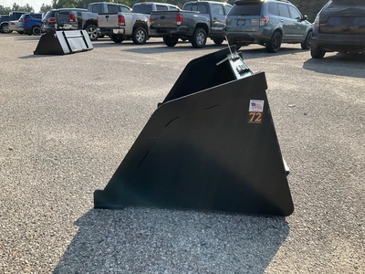 Used TOMAHAWK 72" SNOW/ MULCH BUCKET Skid Steer Buckets Michigan US | Miedema Asset Management Group #1342276