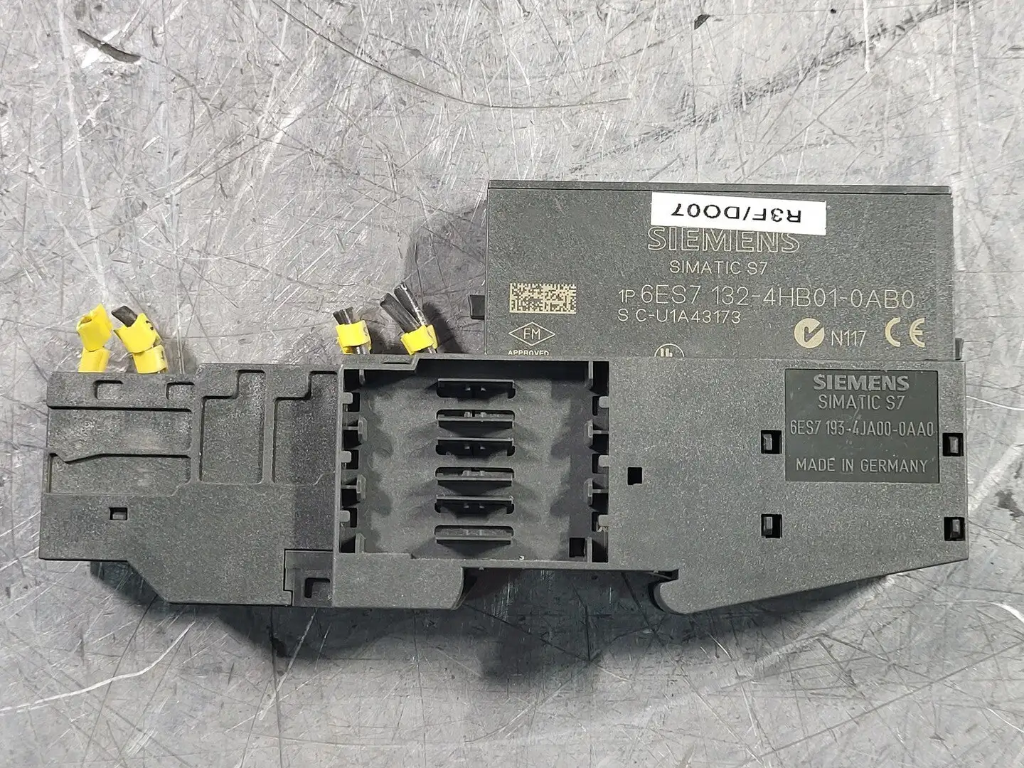 USED SIEMENS 6ES7 132-4HB01-0AB0
