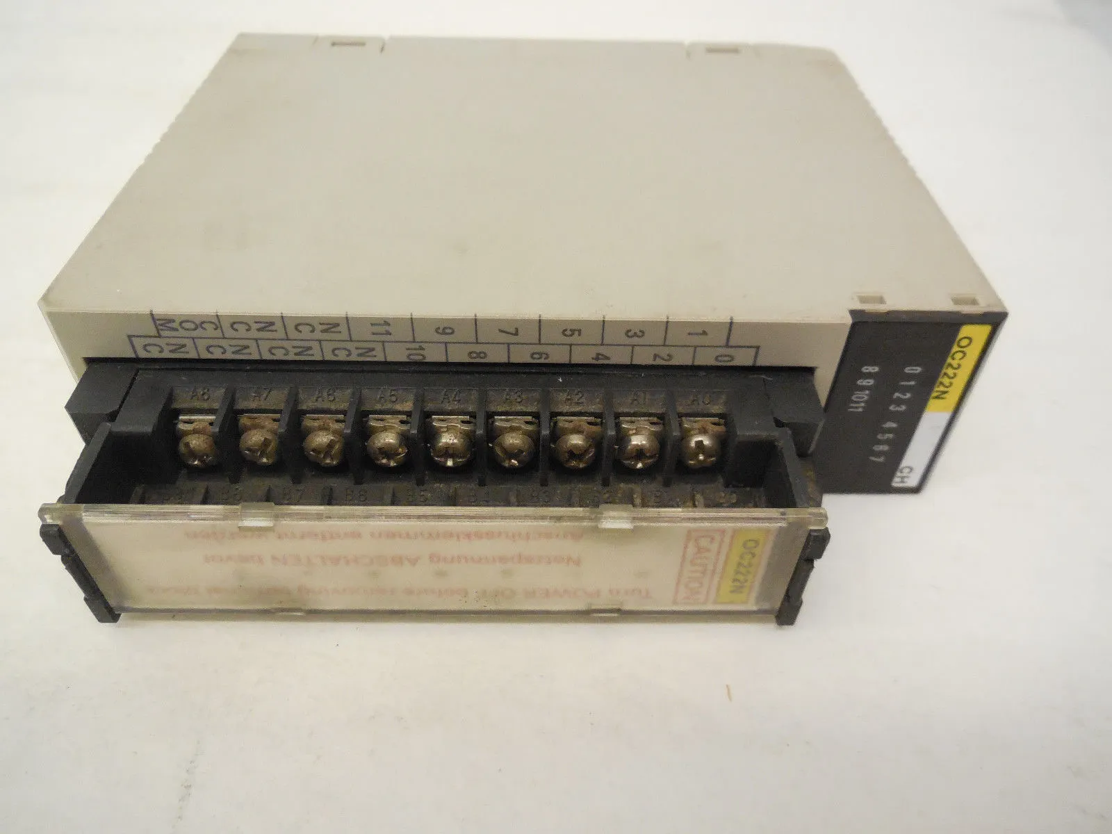 USED OMRON C200H-OC222N OUTPUT UNIT C200HOC222N