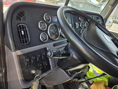 USED 2020 PETERBILT 389