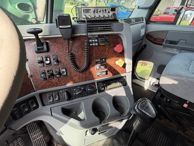 Used 2006 FREIGHTLINER COLUMBIA TANDEM AXLE SEMI TRUCK Conventional trucks Michigan US | Miedema Asset Management Group #1287701