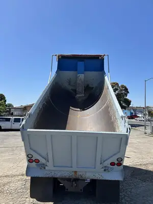 USED 2018 PETERBILT 579