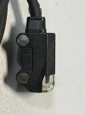USED OMRON E3T-ST11