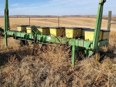 USED JOHN DEERE 7100 MAXEMERGE 2