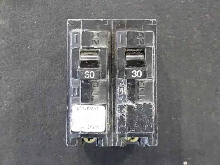 Used SIEMENS Q230 Switchgears British Columbia CA | Lenmark #243641