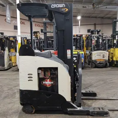 USED 2016 CROWN RR5725-45