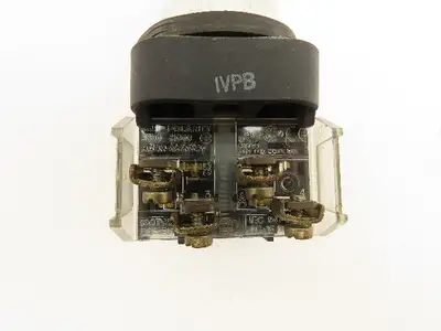 Allen Bradley 800T-QT20R Red Illuminated Pushbutton 30mm