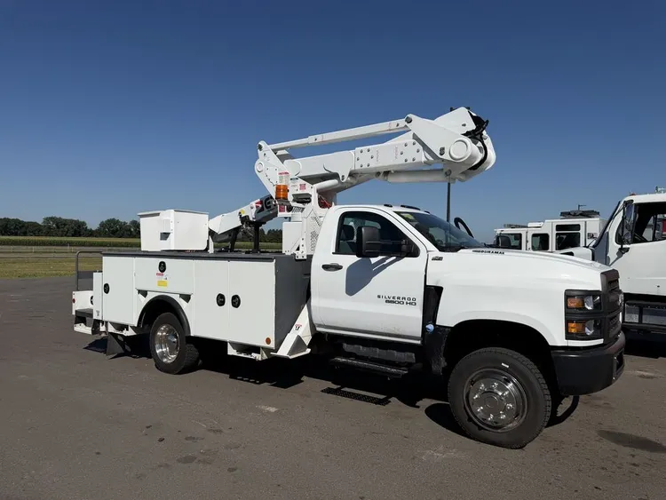 Used 2020 CHEVROLET SILVERADO 6500HD 4X4 Bucket (boom) trucks Minnesota US | Carco Truck & Equipment #1513960