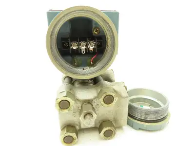 Foxboro 863DP-M0D1NS-P Pressure Transmitter Digital Readout 12.5-42VDC 3000PSI