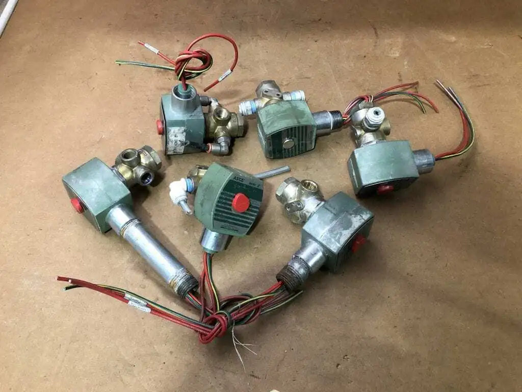 ASCO Red-Hat 8320G184 1/4″ 3-Way Brass Solenoid Valve 115PSI WOG -Lot of 6