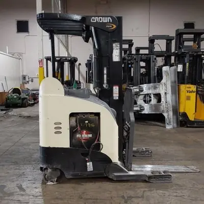 USED 2018 CROWN RR5725-45