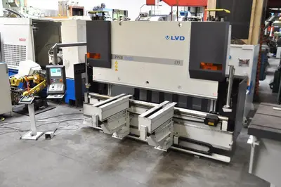 USED LVD PPEB TURBO 135 TON X 3100 MM CNC