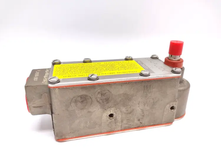 New | in-Stock Namco Snap-Lock DPDT 2NC-2NO Limit Switch Relays & Switches Michigan US | Maverick Industrial Sales #1390939