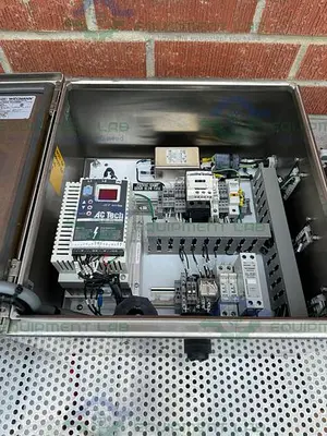 USED LENZE AC TECH SF110S VARIABLE FREQUENCY DRIVE 1 HP W/ ENCLOSURE 16" X 9" X 16"