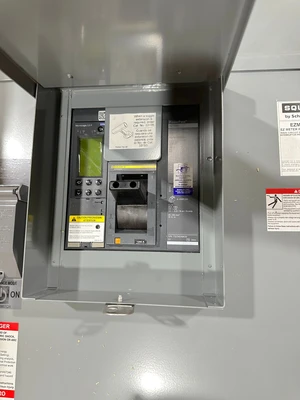 NEW SQUARE D EZM31200GCBTMS