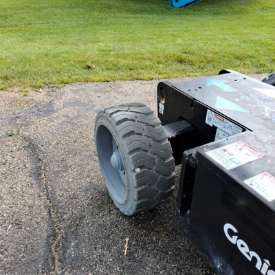 Used 2022 Z-33/18 Genie Articulating Boom Lifts Wisconsin US | Stack Equipment #1418939