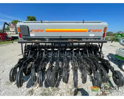 Used CRUSTBUSTER _UNKNOWN_ No-Till Drills Iowa US | Keast Enterprises #1360222