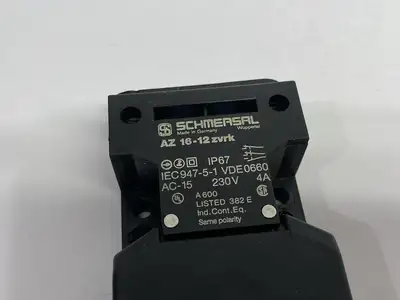 USED SCHMERSAL SAFETY INTERLOCK SWITCH & KEY 161157373
