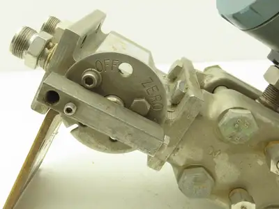 Foxboro 823DP-I3S1NM2 Pressure Transmitter 12.5-65VDC 3000psi Manifold M20TES-AM
