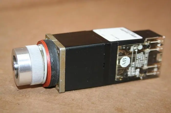 Used ALLEN BRADLEY 800MR-H33B Relays & Switches Michigan US | Ideal Machinery #585162