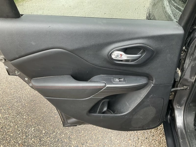 USED 2016 JEEP CHEROKEE