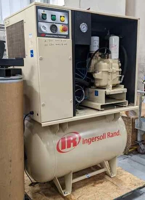 INGERSOLL RAND UP6-15C-210-272 ROTARY SCREW AIR