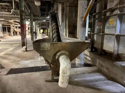 MOBILE INCLINED SCREW AUGER STYLE CONVEYOR