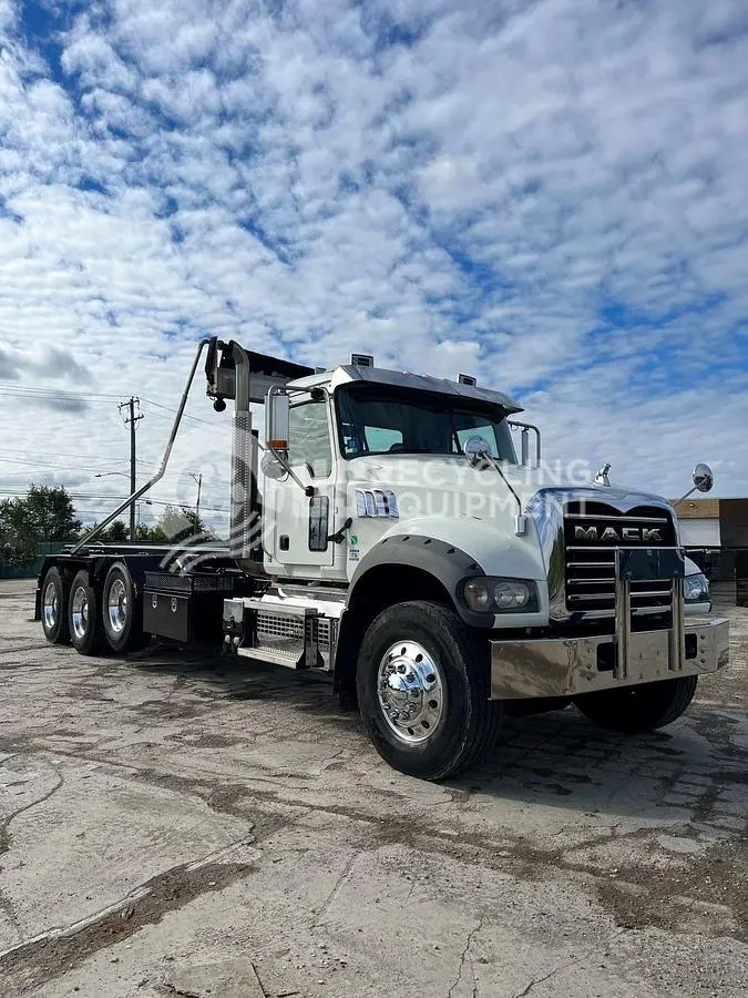 Used 2019 MACK GR-64F TRI-AXLE ROLL-OFF Rolloff Trucks Pennsylvania US | US Recycling Equipment #1515670