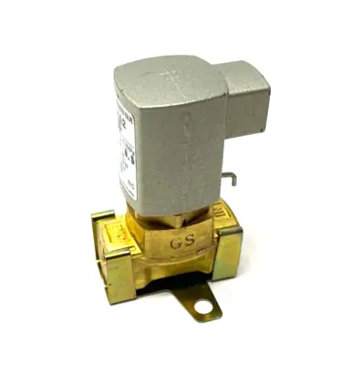 USED SMC AIR OPERATED PILOT VALVE 1/8" NPT PORTS