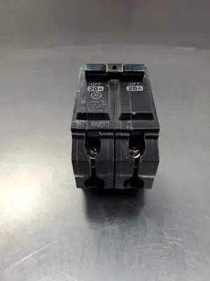 USED GE RT-693 20A CIRCUIT BREAKER, 120/240VAC, 2P