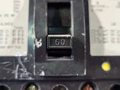 USED SQUARE D FHL36060