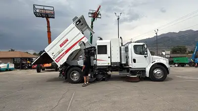 Used 2021 FREIGHTLINER M2 Street Sweeper Utah US | Global Remarketing #1285982