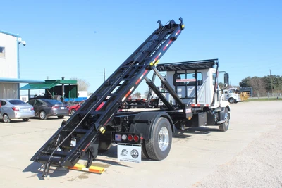 New | in-Stock 2027 MACK MD7 Rolloff Trucks Texas US | Roll Off Truck World #1491884