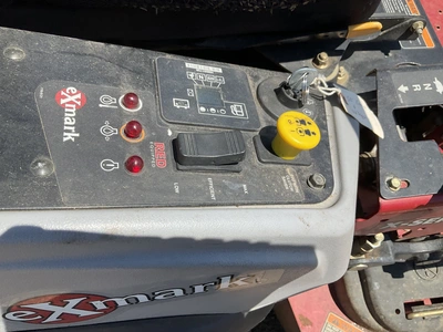 USED 2014 EXMARK LAZER Z