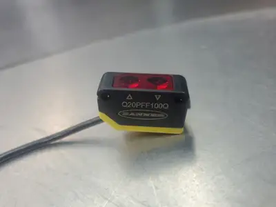 BANNER Q20PFF100Q 10-30VDC Laser Sensor. 5E-5/3