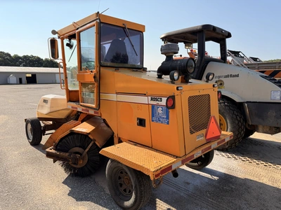 Used ROSCO RB-48 SELF-PROPELLED BROOM Street Sweeper Michigan US | Miedema Asset Management Group #1335776
