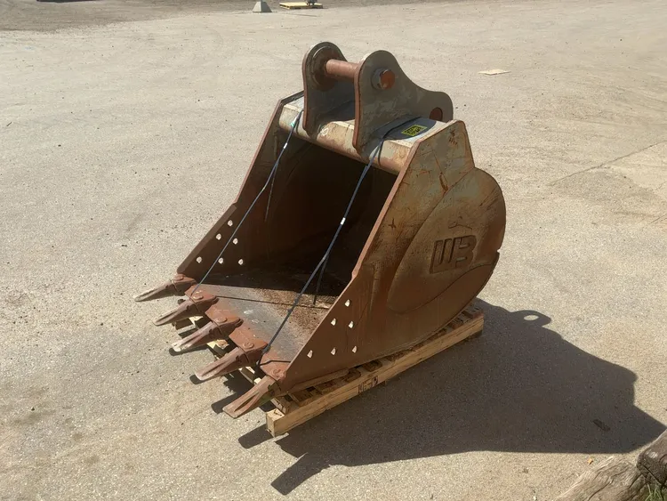 Used _UNKNOWN_ _UNKNOWN_ Multipurpose Buckets Michigan US | Miedema Asset Management Group #1444979