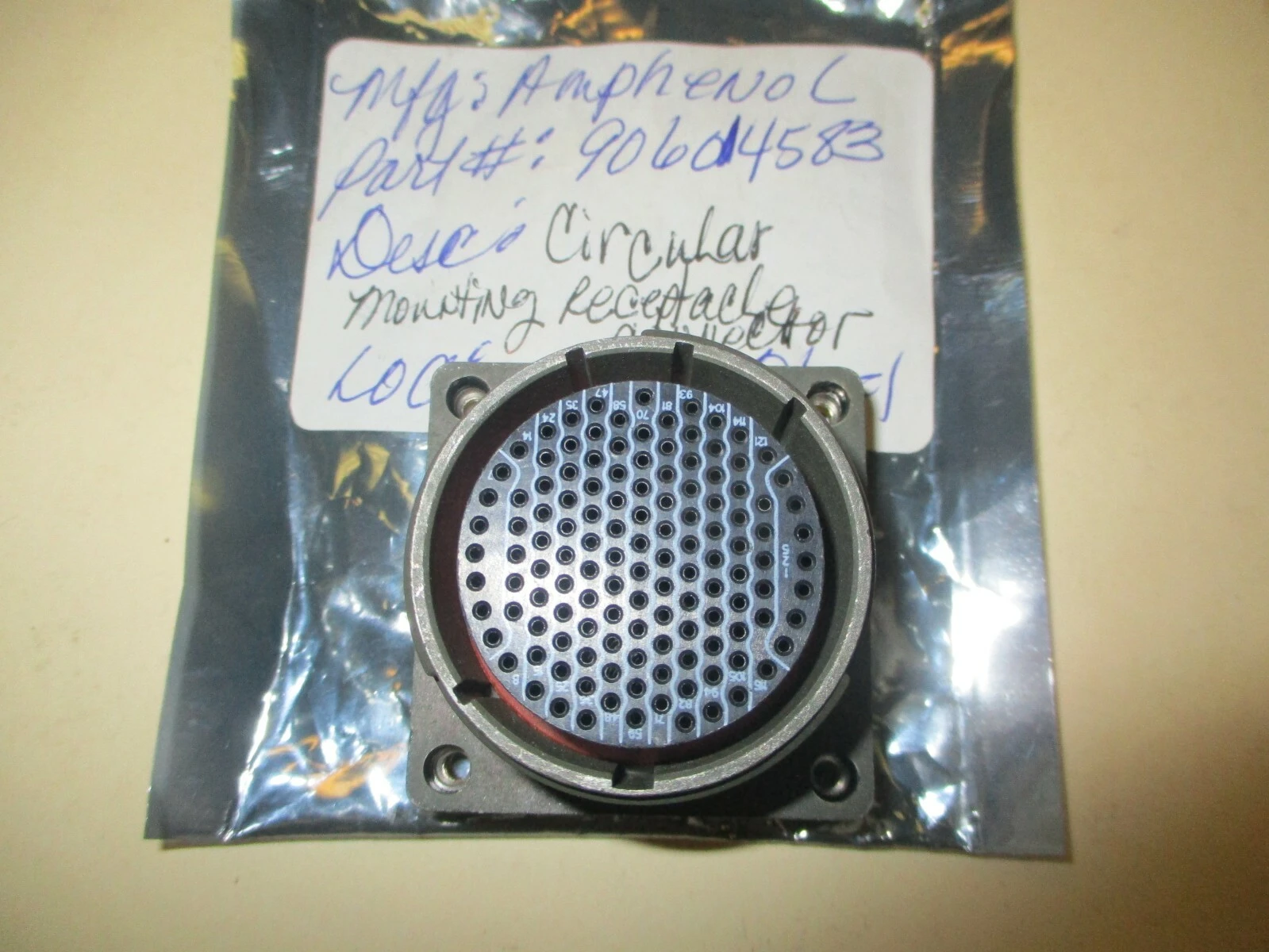 NEW Amphenol 906014583